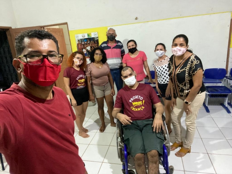 Parceria entre Associação Vamos! e a psicóloga Vilciele garante apoio aos educadores do Projeto Vamos!