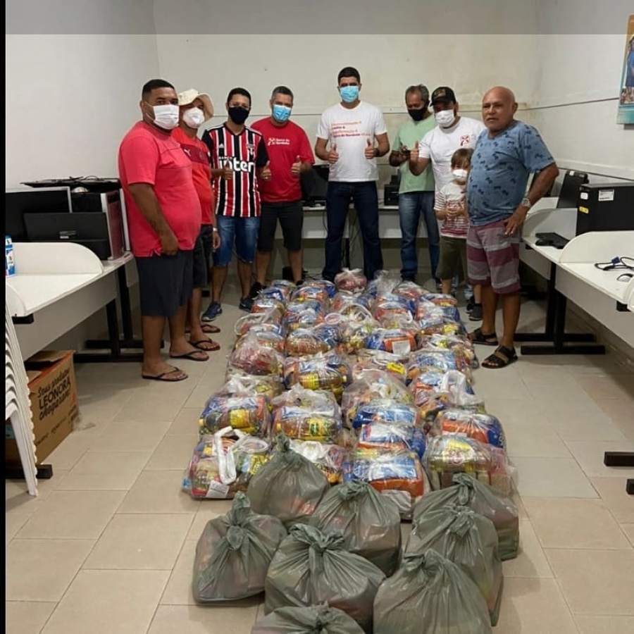 Ação Solidária garante entrega de Cestas básicas às famílias do Projeto Vamos!