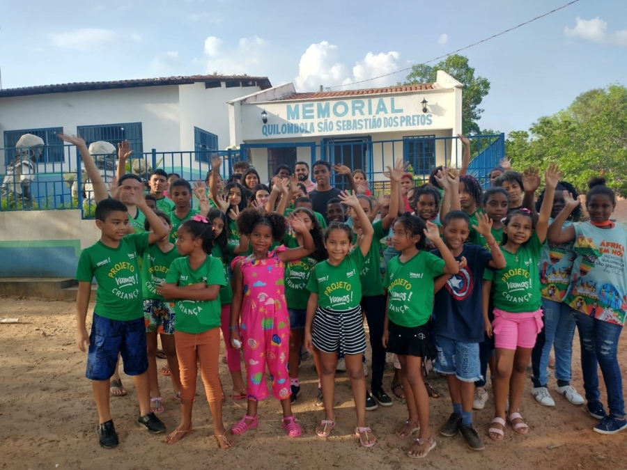 Alunos do projeto Vamos! Criança participam de aula passeio na Comunidade São Sebastião dos Pretos.