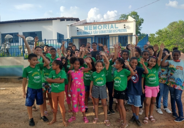 Alunos do projeto Vamos! Criança participam de aula passeio na Comunidade São Sebastião dos Pretos.