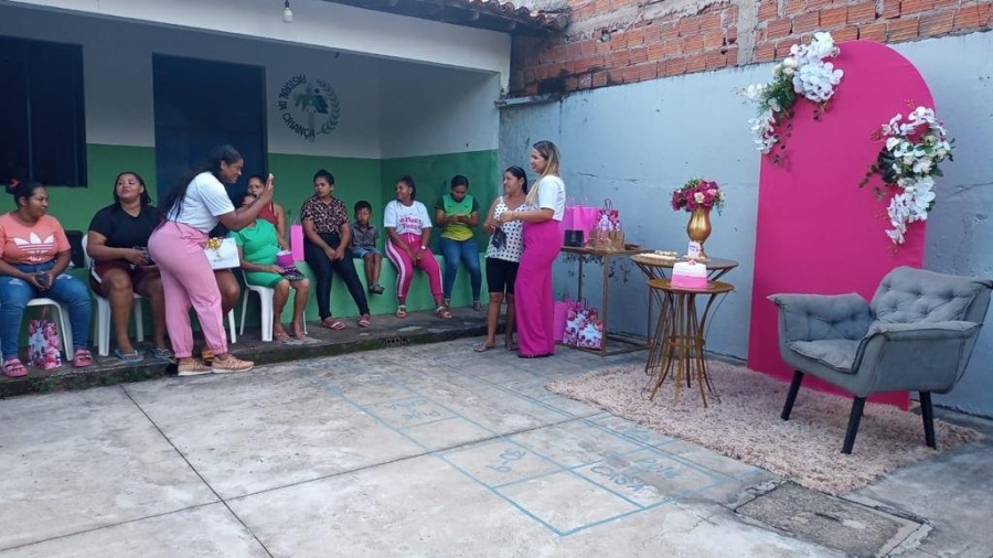 Mães do Projeto Vamos! são beneficiadas pela ação solidária: 