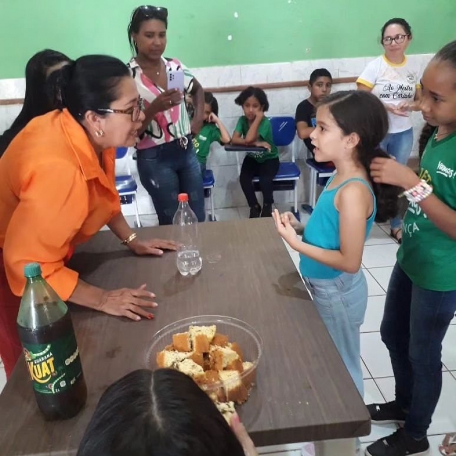 Ação da Equipe do Programa AIPET para crianças do Projeto Vamos!