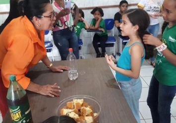 Ação da Equipe do Programa AIPET para crianças do Projeto Vamos!