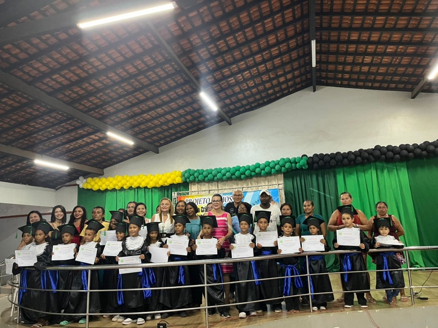 Embaixadores de Direitos: Projeto Vamos Criança celebra formatura de crianças e adolescentes